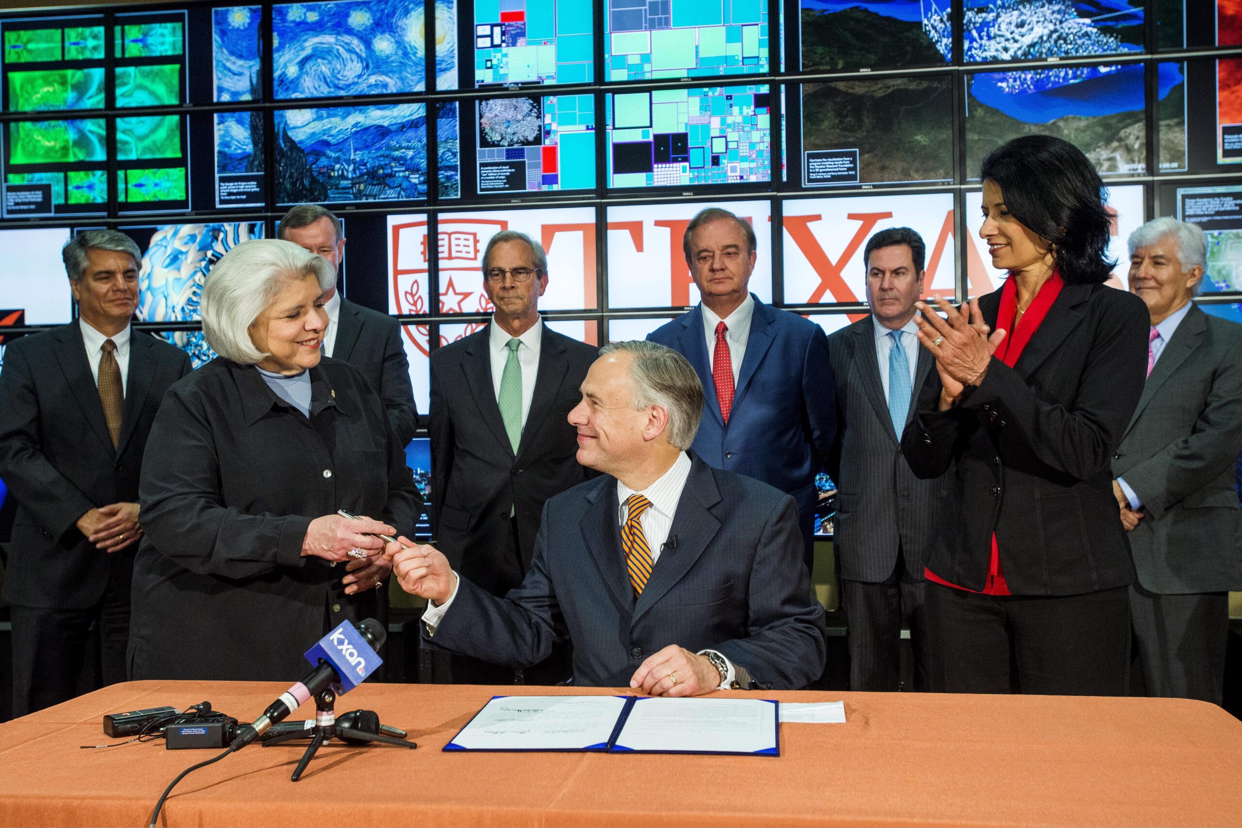 Gov. Abbott thanks Sen. Judith Zaffirini, D-Laredo, for her work to advance higher education in Texas.