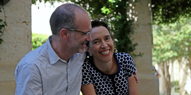  Professorsâ love bridges cultural gap