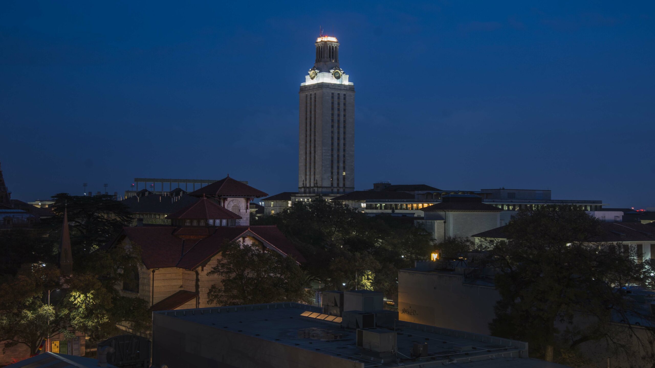 Tower darkened for former UT Austin President Bill Powers.