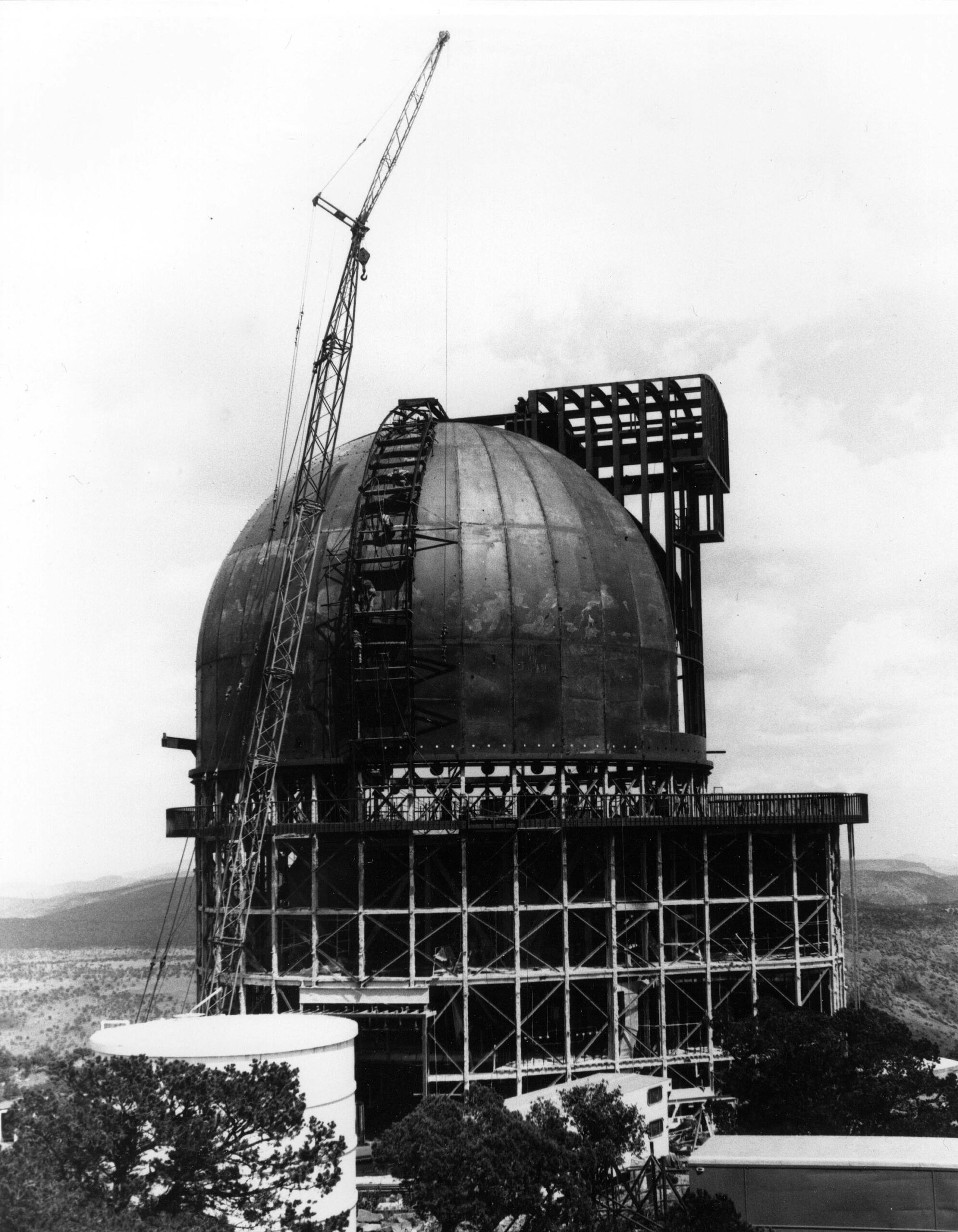 Construction of Smith Telescope, late 1960s