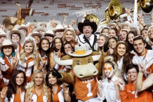 HE TONIGHT SHOW STARRING JIMMY FALLON -- Episode 1152 -- Pictured: (l-r) Host Jimmy Fallon poses with UT Austin Students on November 6, 2019