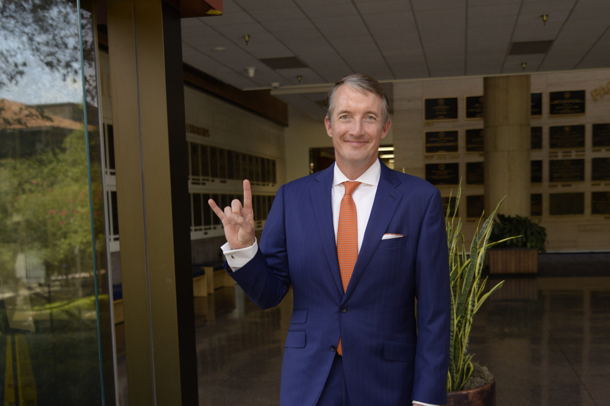 VIDEO President Hartzell's First Days UT News