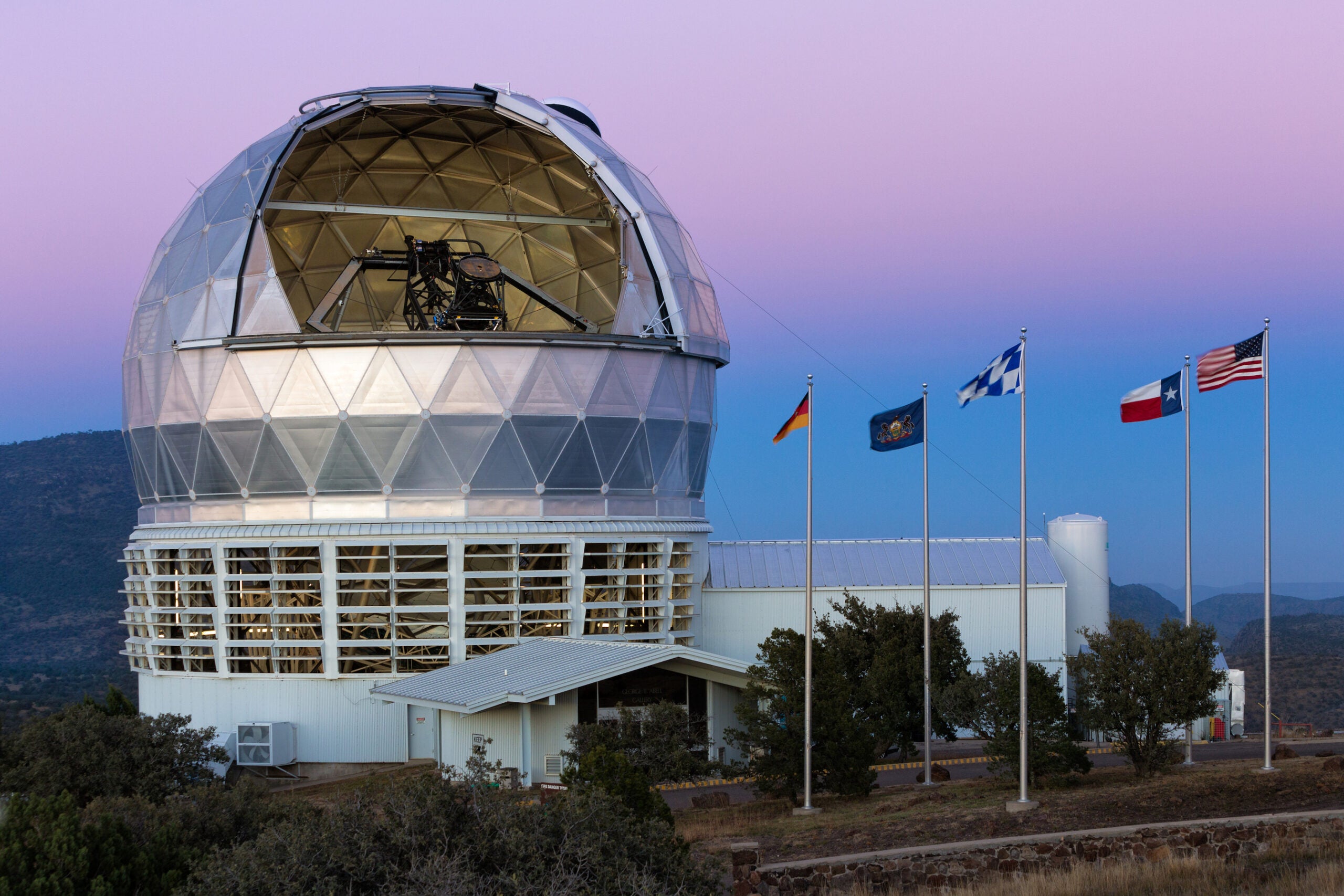 HETDEX Project On Track to Probe Dark Energy UT News