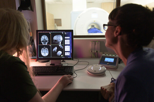 Preston lab researchers study brain scans