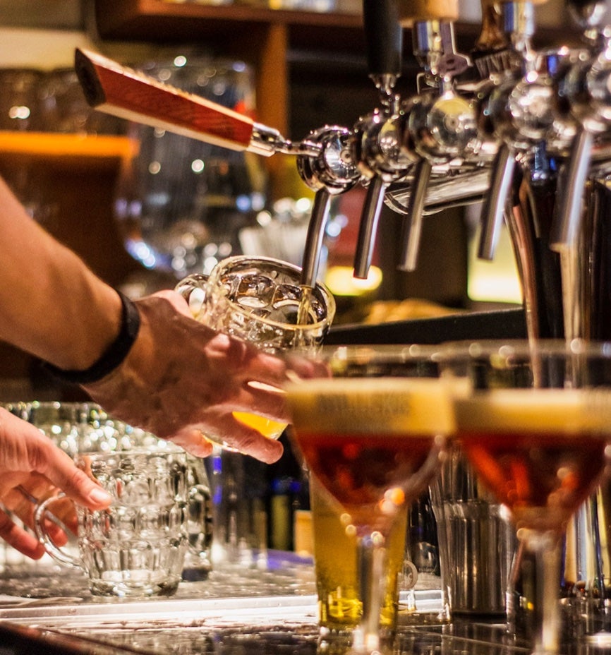 Binge Drinking Raises Risk of Alcohol Problems, Even for Moderate Drinkers - UT News - University of Texas