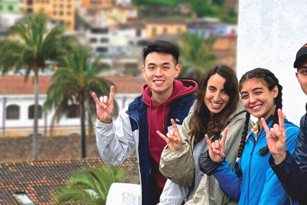01_WorldClassroom_Header