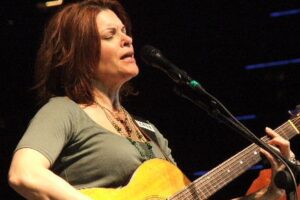 Rosanne_Cash_SXSW_2006_crop