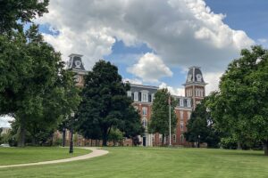 1440px-Old_Main,_University_of_Arkansas_(full_view)