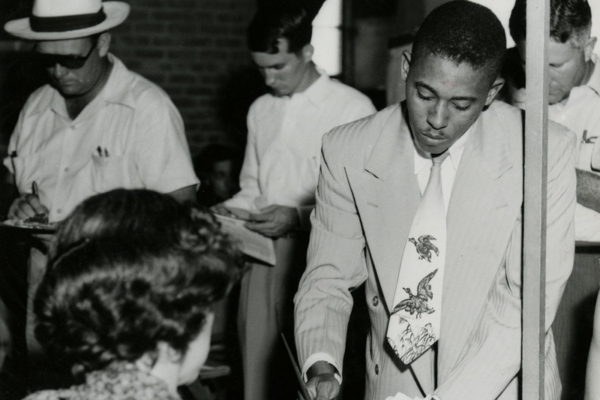 John-Chase_Enrolls at UT in 1950 cropped