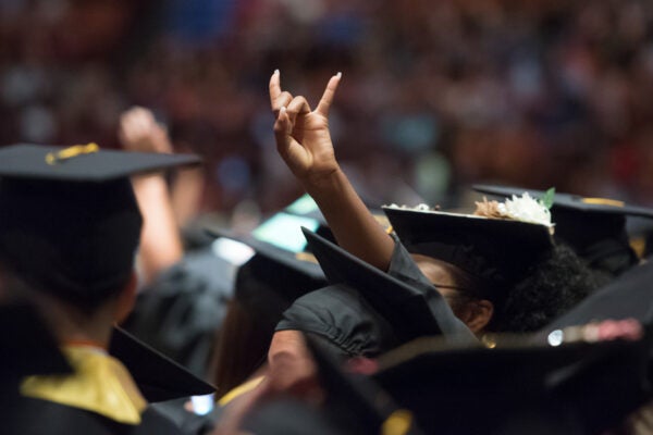 041_087_20170520-commencement-649_-2100×1182-486989d4-b28a-4b21-a8fd-0d5c3361f149