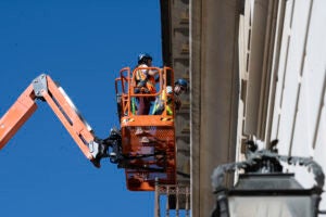 Tower-renovation-assessment-team-2023-218510-2100×1400-435005f1-db81-41ea-bed6-391ee561f929