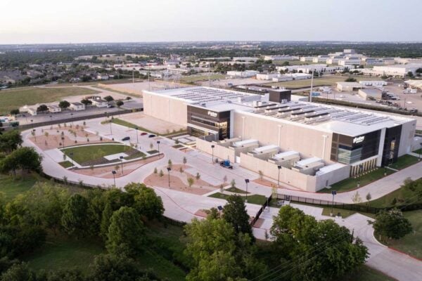 image of the horizon supercomputer building